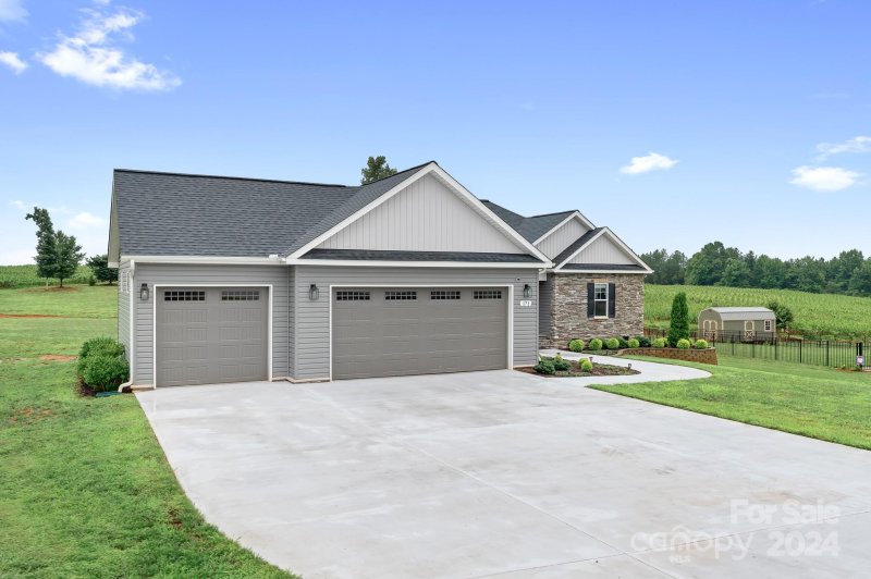 Property image 5 at 171 Castle Pines Lane, Statesville, NC 28625