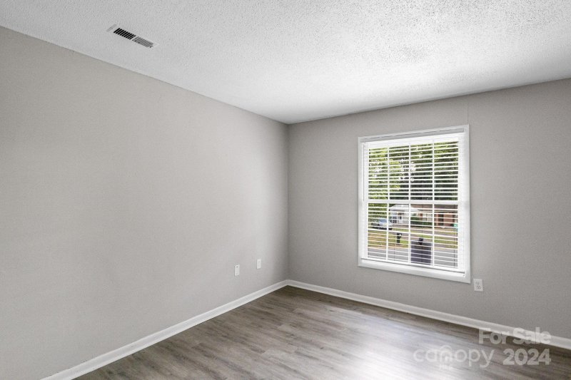 Property image 3 at 1301 Milan Road, Charlotte, NC 28216