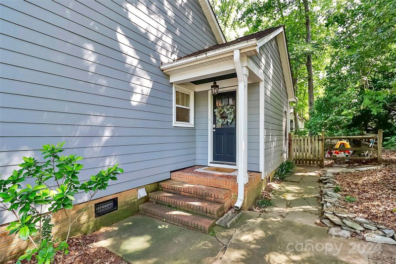 Property image 5 at 5912 Winburn Lane, Charlotte, NC 28226