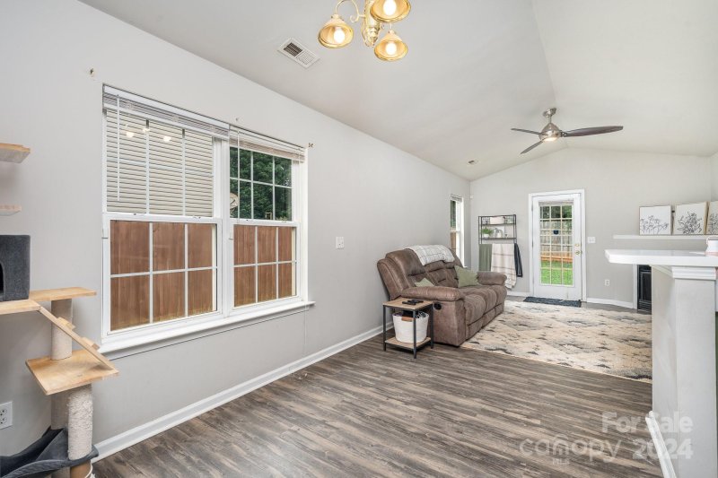 Property image 4 at 1616 Crandon Drive, Charlotte, NC 28216