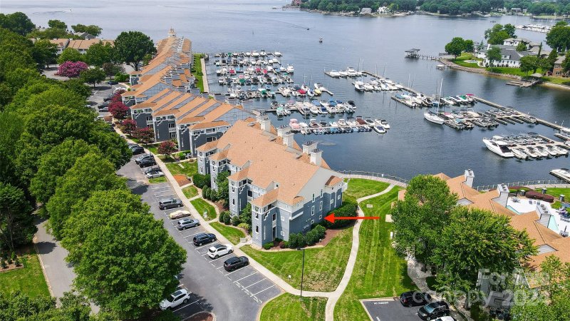 Property image 2 at 18793 A Vineyard Point Lane, Cornelius, NC 28031