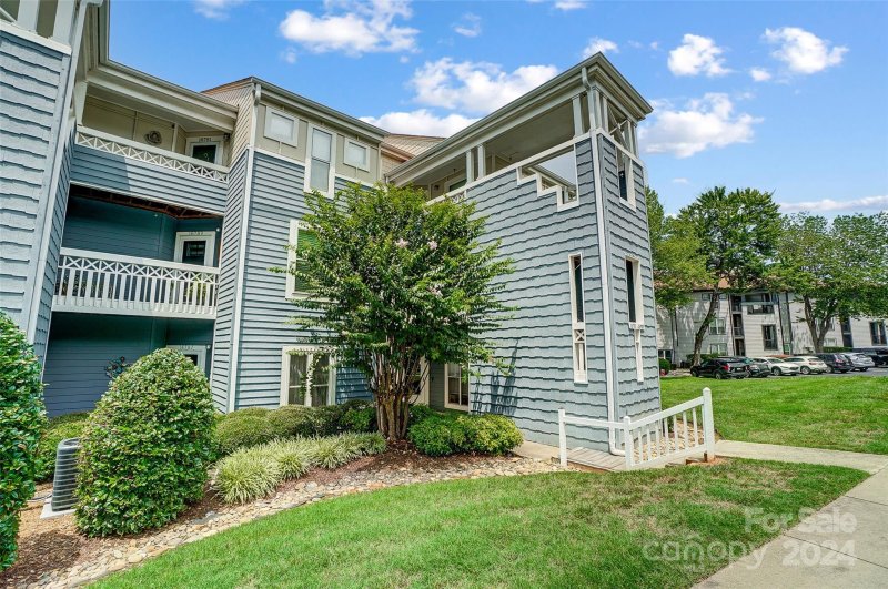 Property image 4 at 18793 A Vineyard Point Lane, Cornelius, NC 28031