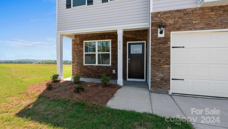 Property image 2 at 564 Country Oak Drive, Asheville, NC 28804