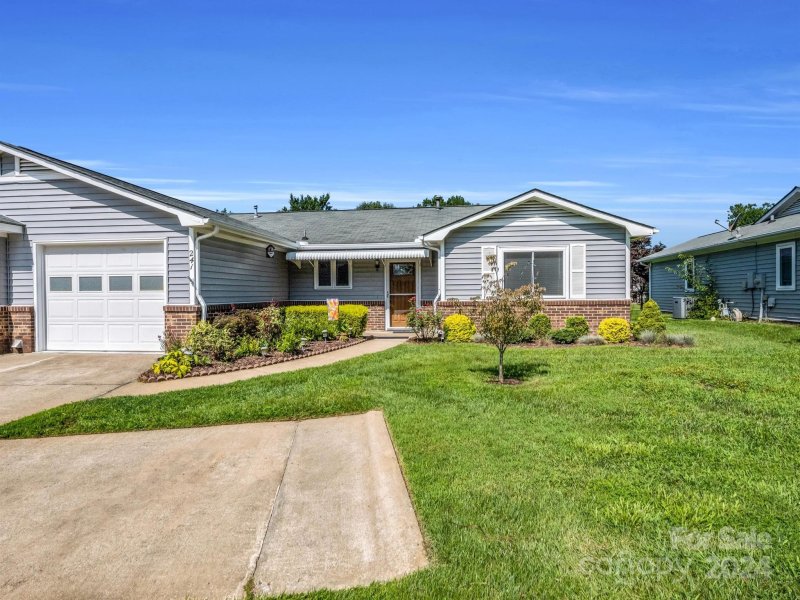 Property image 2 at 241 Dartcrest Drive, Hendersonville, NC 28792