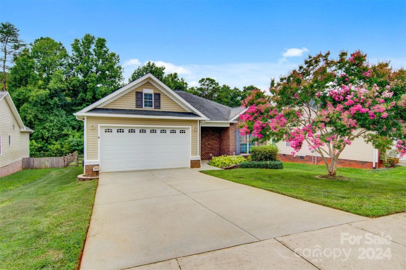 Property image 2 at 1528 Mayfair Drive, Conover, NC 28613