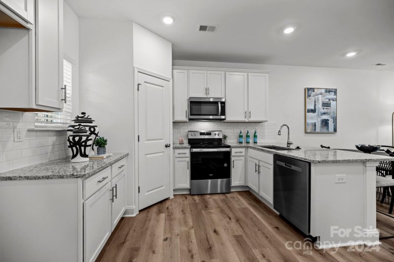 Property image 3 at 3100 Butler Hill Drive, Matthews, NC 28105