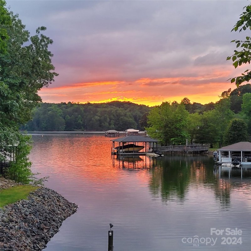 Property image 3 at 196 Deer Run Drive, Troutman, NC 28166