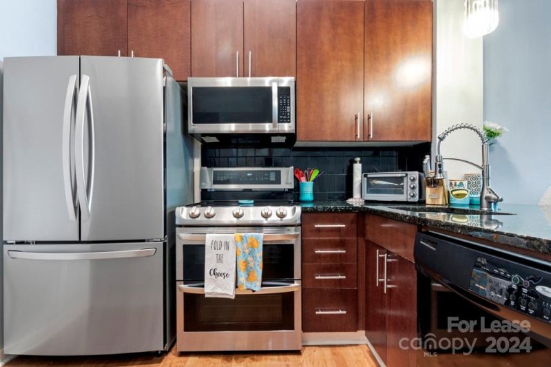 Property image 5 at 2125 Southend Drive, Charlotte, NC 28203