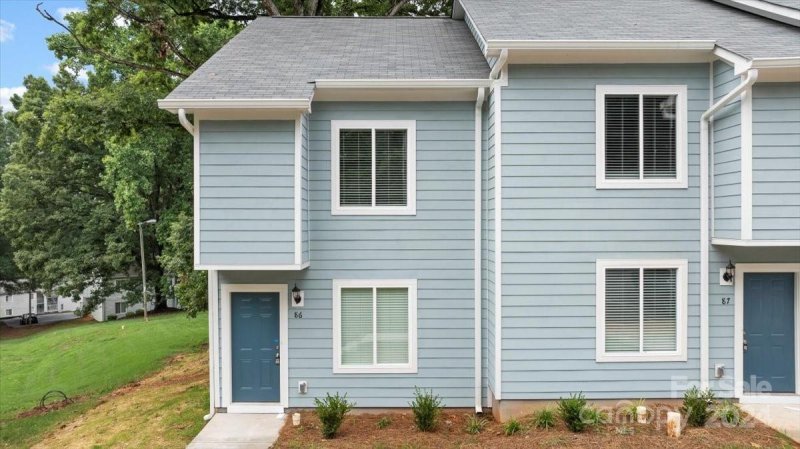 Property image 2 at 2004 Stoney Point Lane, Charlotte, NC 28210