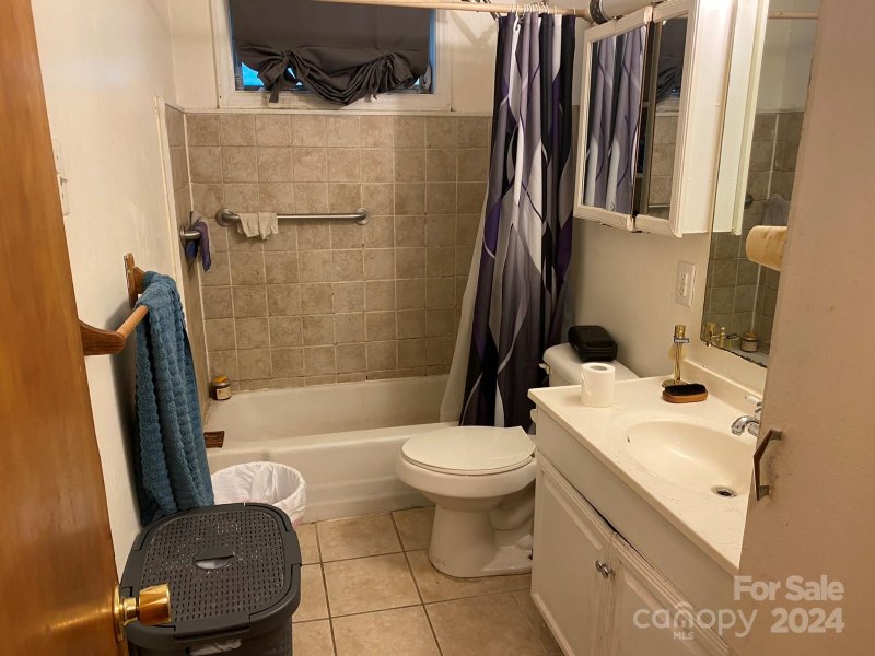 Property image 5 at 4700 Ridgeley Drive, Charlotte, NC 28208