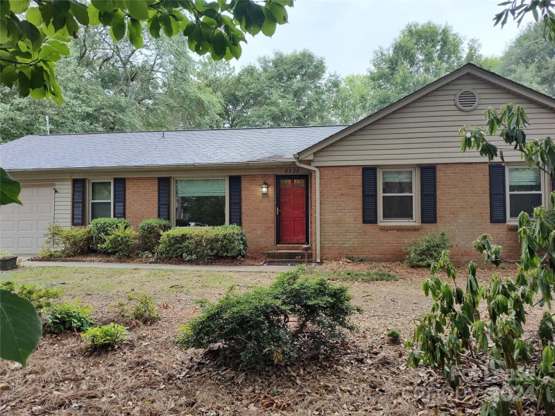 Property image 2 at 8526 Timbercrest Circle, Charlotte, NC 28226