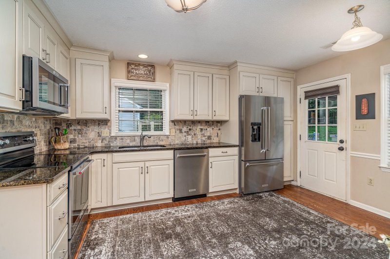 Property image 3 at 2523 Heidleburg Lane, Charlotte, NC 28210