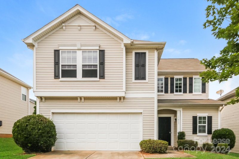 15811 Normans Landing Drive