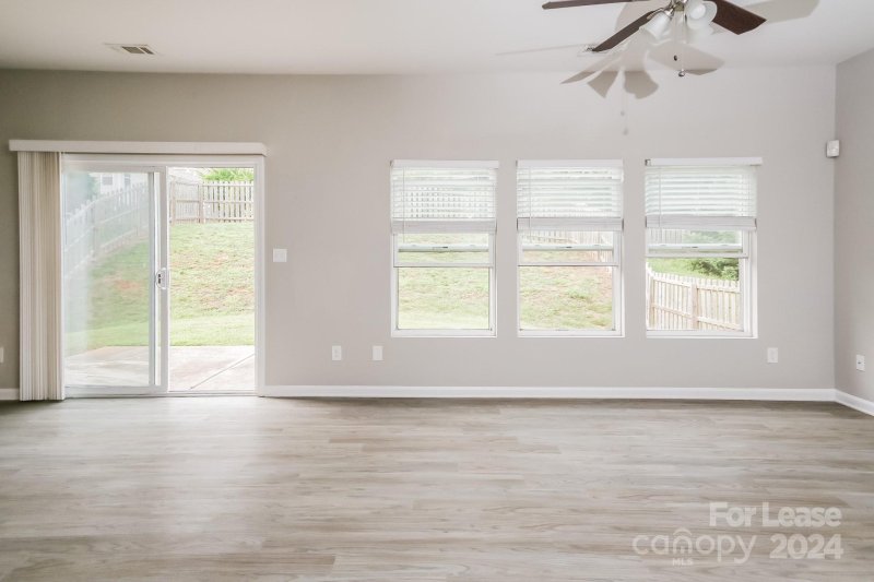 Property image 5 at 15811 Normans Landing Drive, Charlotte, NC 28273