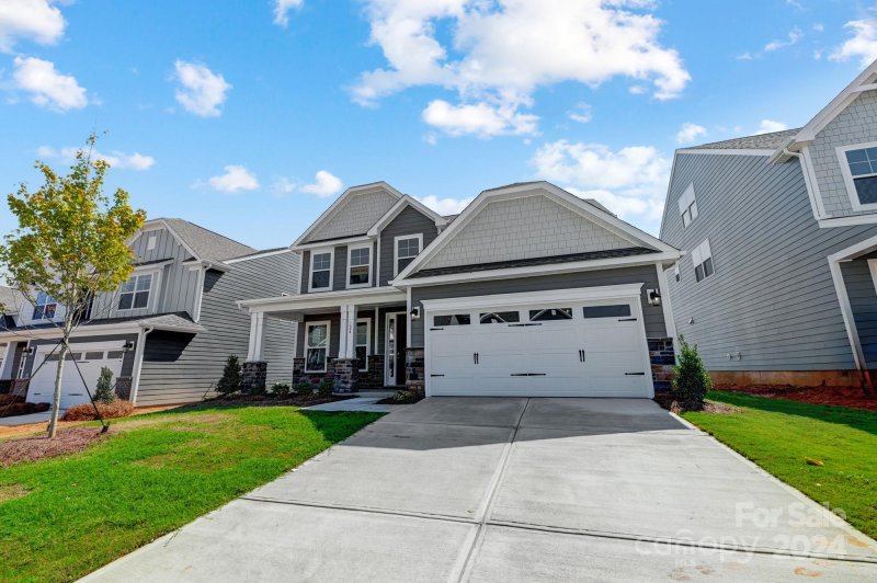 Property image 2 at 124 Summerhill Drive, Mooresville, NC 28115