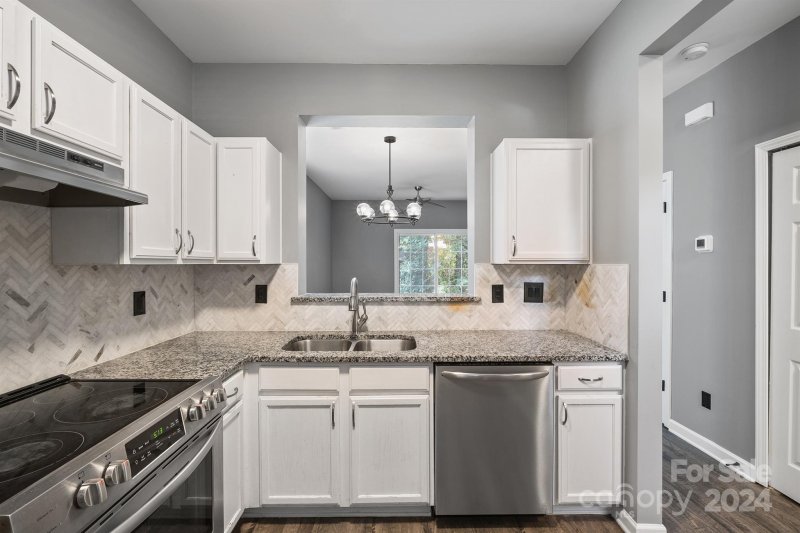 Property image 3 at 5651 Seths Drive, Charlotte, NC 28269