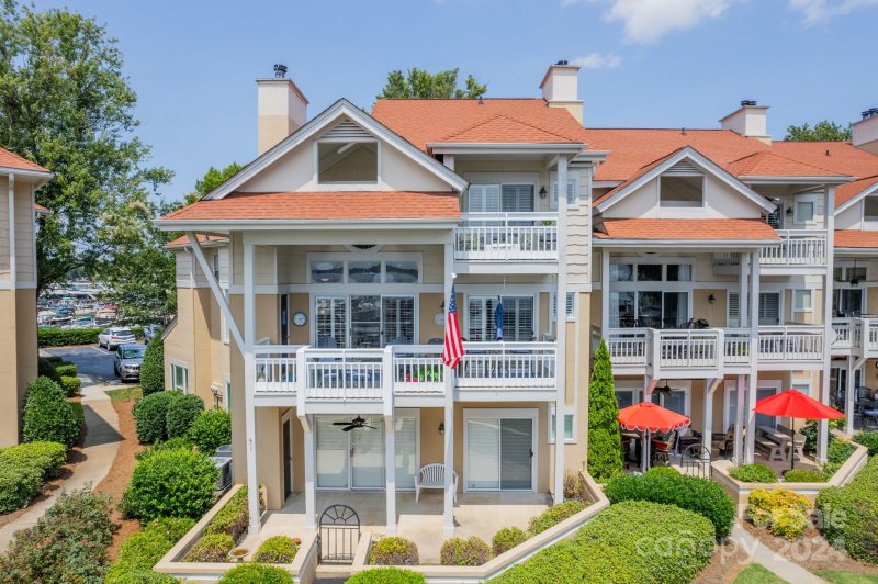 Property image 5 at 18015 Kings Point Drive, Cornelius, NC 28031