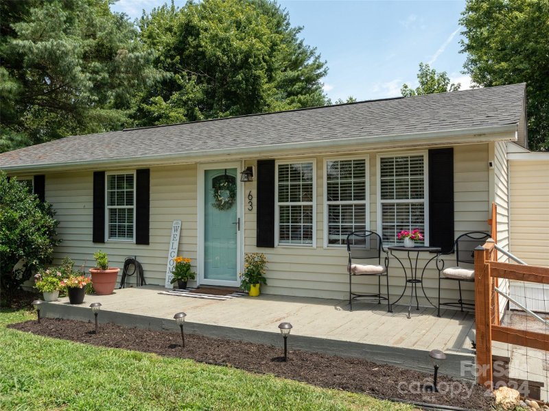 Property image 3 at 63 E Sugar Maple Drive, Hendersonville, NC 28739