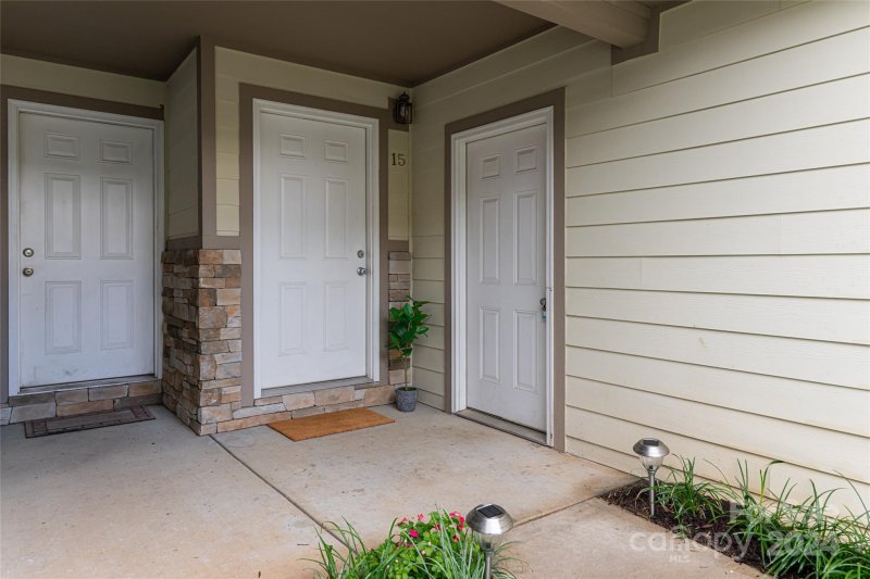 Property image 3 at 15 Rotunda Circle, Asheville, NC 28806