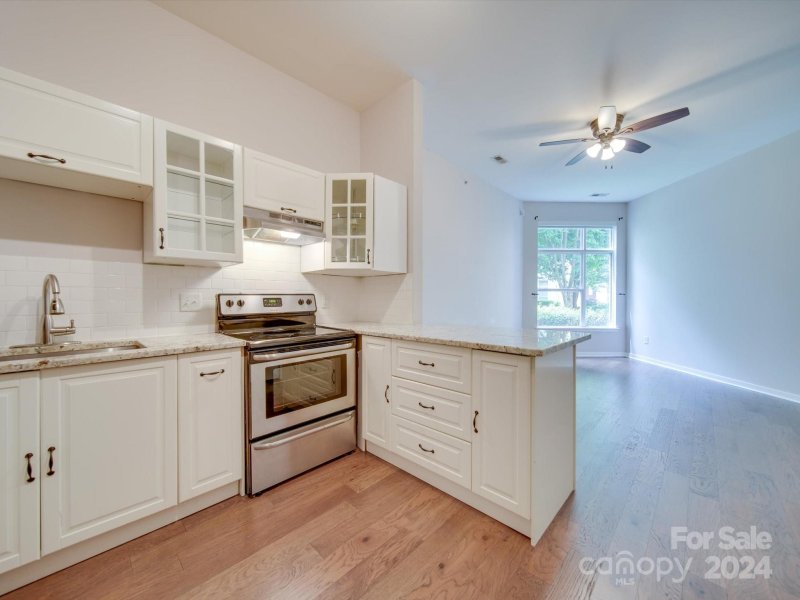Property image 4 at 2125 Southend Drive, Charlotte, NC 28203