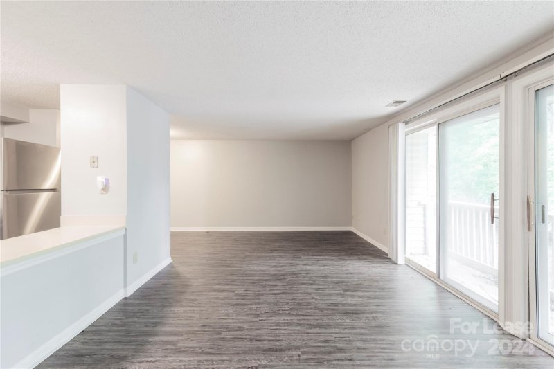 Property image 3 at 1641 Arlyn Circle, Charlotte, NC 28213