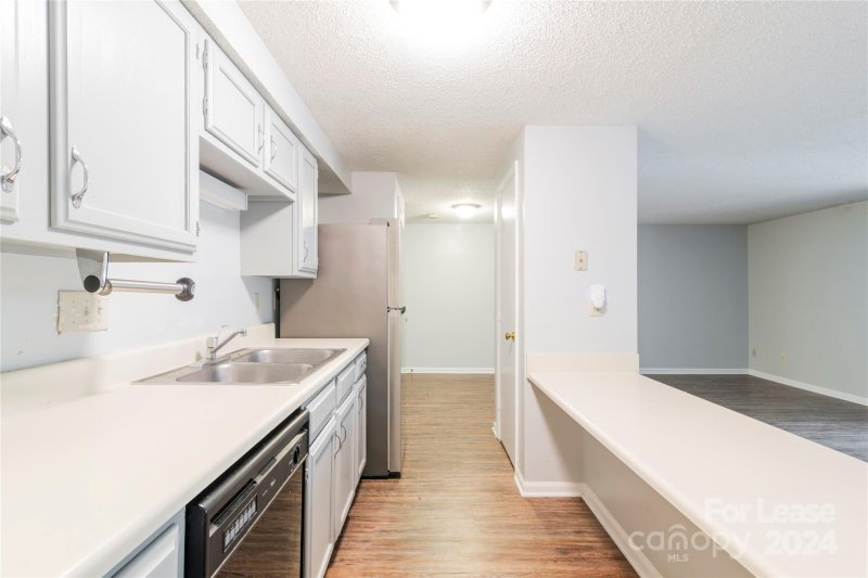 Property image 5 at 1641 Arlyn Circle, Charlotte, NC 28213