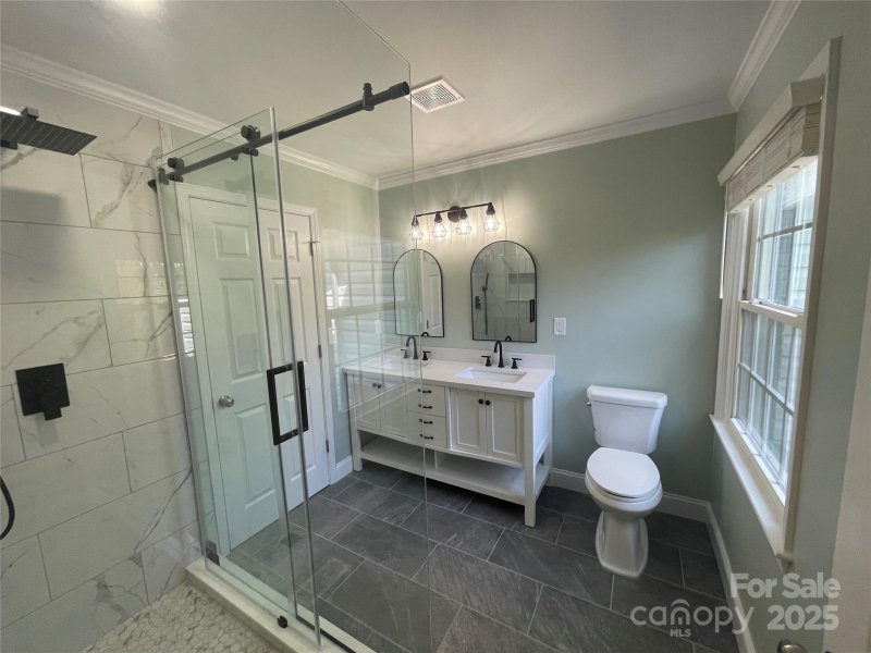 Property image 3 at 647 Reeves Court, Charlotte, NC 28208