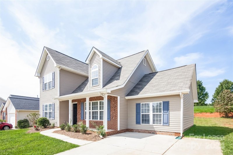 Property image 2 at 7023 Davis Forest Lane, Charlotte, NC 28262