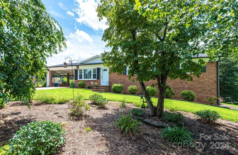 Property image 5 at 2416 33rd Avenue, Hickory, NC 28601