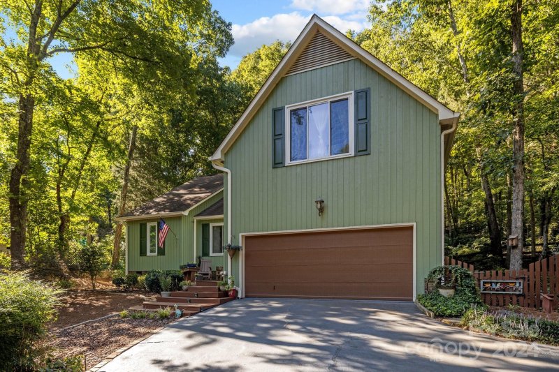 Property image 2 at 10 Tanglewood Road, Clover, SC 29710
