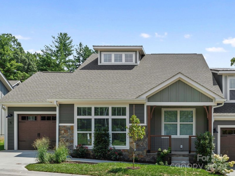 Laurelwood Village, Arden Community