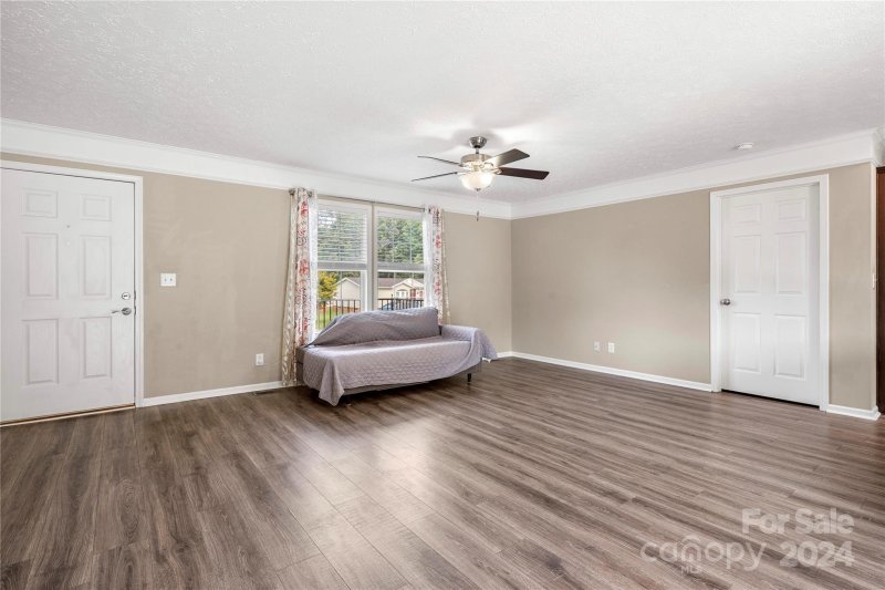 Property image 4 at 115 Crystal Bay Drive, Mooresville, NC 28115