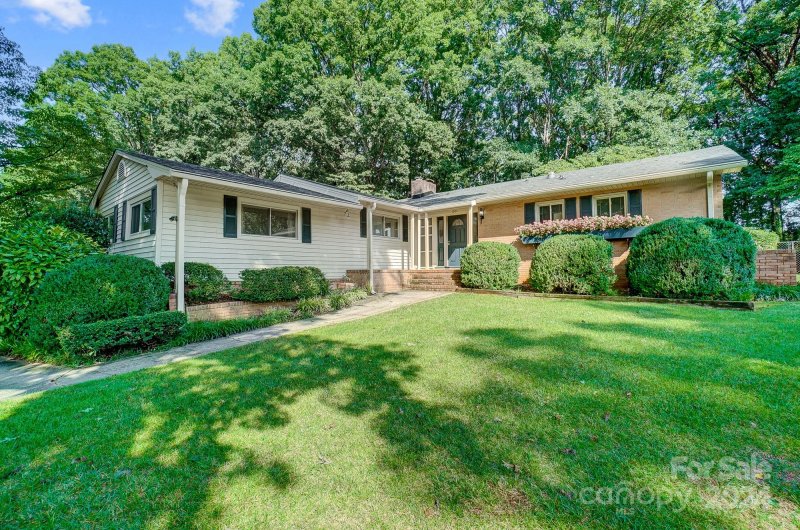 Property image 5 at 1601 Woodberry Road, Charlotte, NC 28212