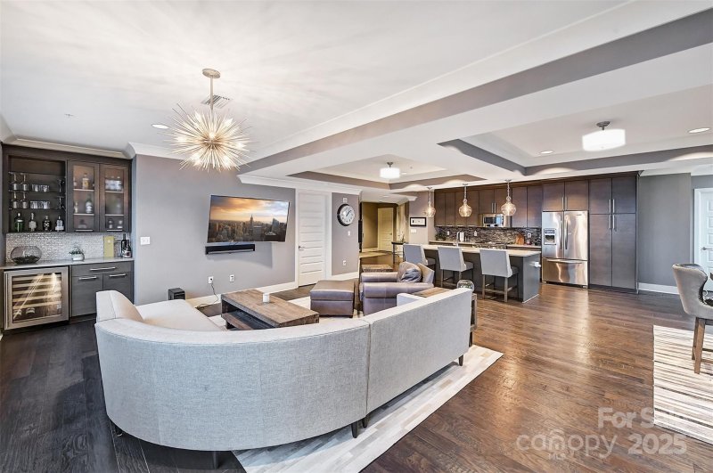 222 S Caldwell Street