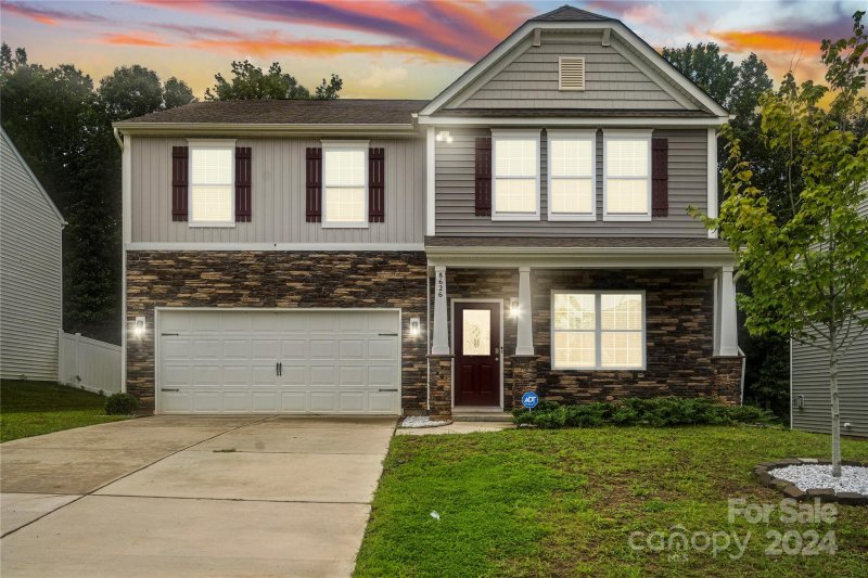 Property image 2 at 8626 Hunters Knoll Lane, Charlotte, NC 28215