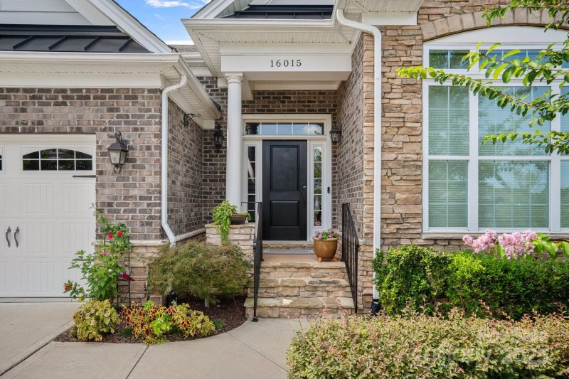 Property image 4 at 16015 Vale Ridge Drive, Charlotte, NC 28278