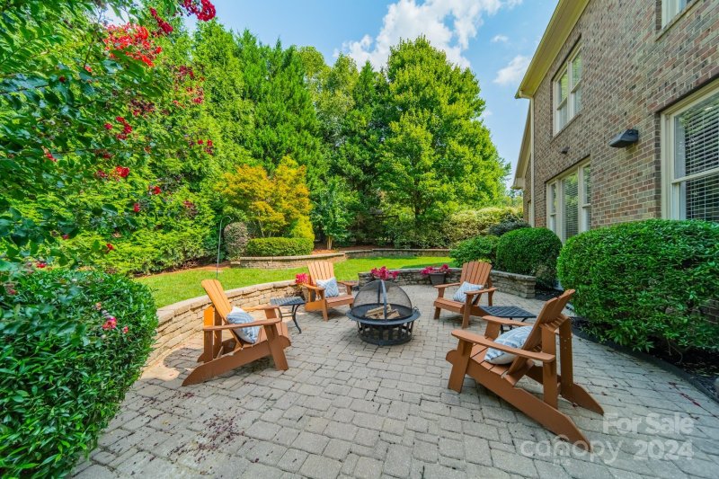 Property image 4 at 1006 Russet Glen Lane, Matthews, NC 28104