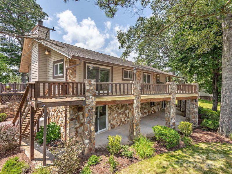 Property image 2 at 584 Oak Ridge Drive, Clyde, NC 28721