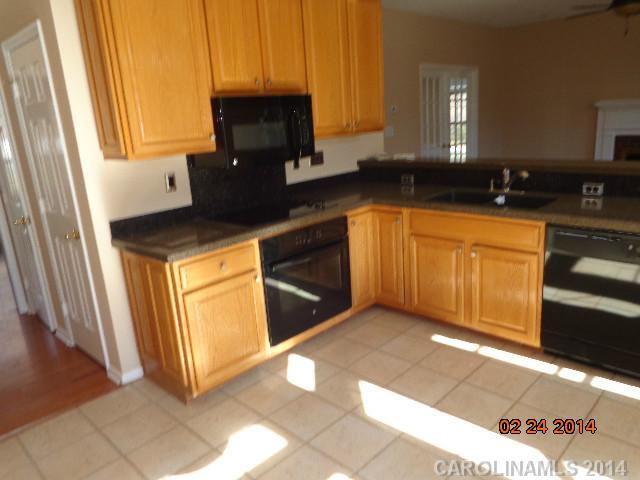 Property image 2 at 7024 Neuhoff Lane, Charlotte, NC 28269