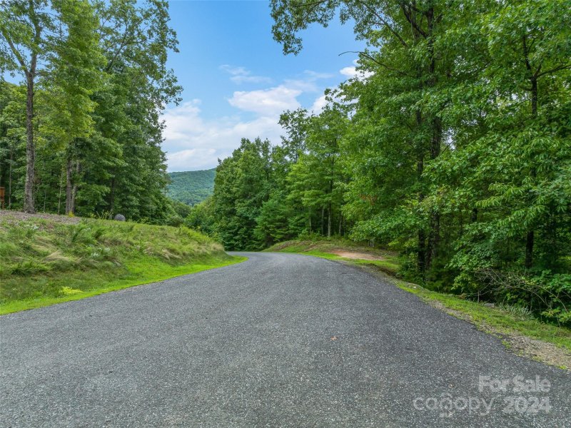 Property image 5 of 4155 French Broad Parkway in French Broad Crossing, Marshall, NC 28753