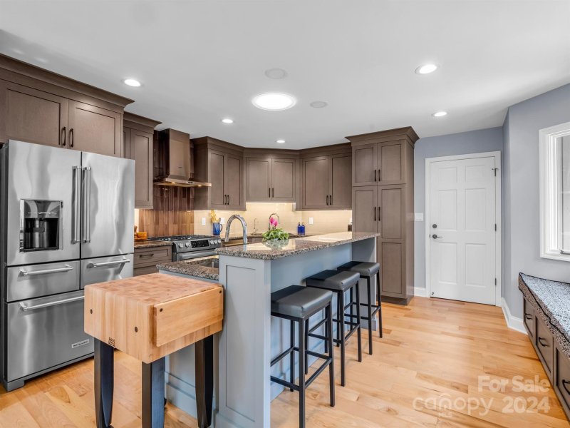 Property image 4 at 27 Ridge Terrace, Asheville, NC 28804