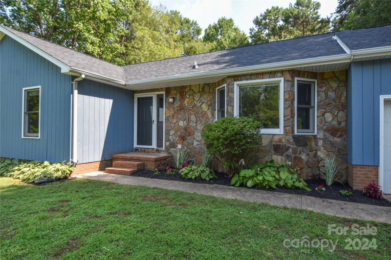 Property image 2 at 121 Rustic Way Lane, Mooresville, NC 28117