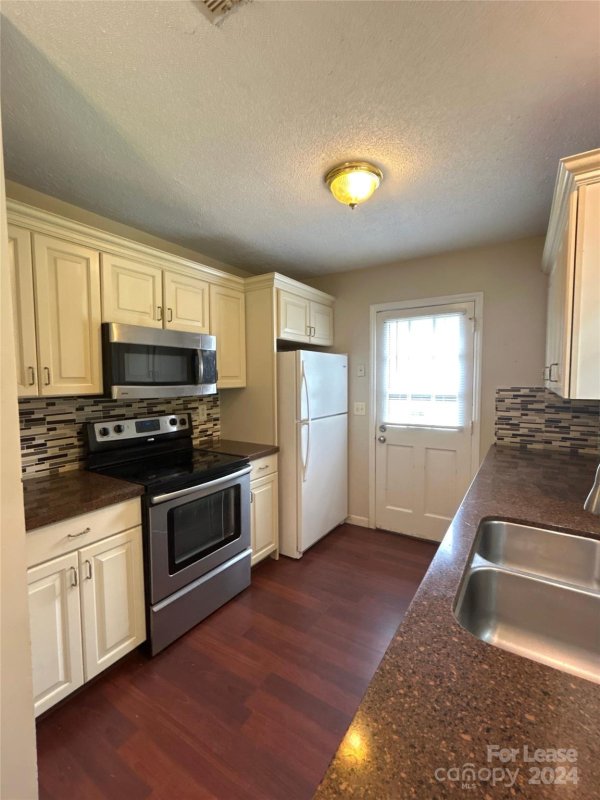 Property image 5 at 2112 Thornfield Road, Charlotte, NC 28217