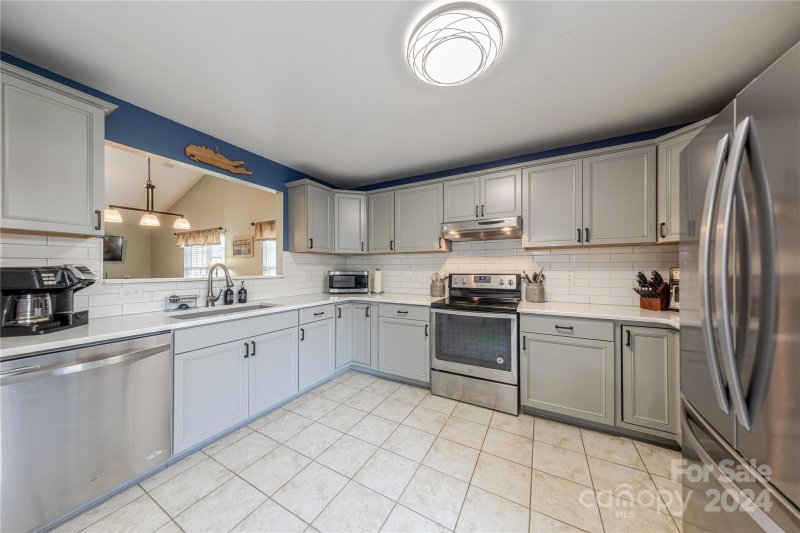 Property image 5 at 15212 Edgewater Forest Lane, Charlotte, NC 28278