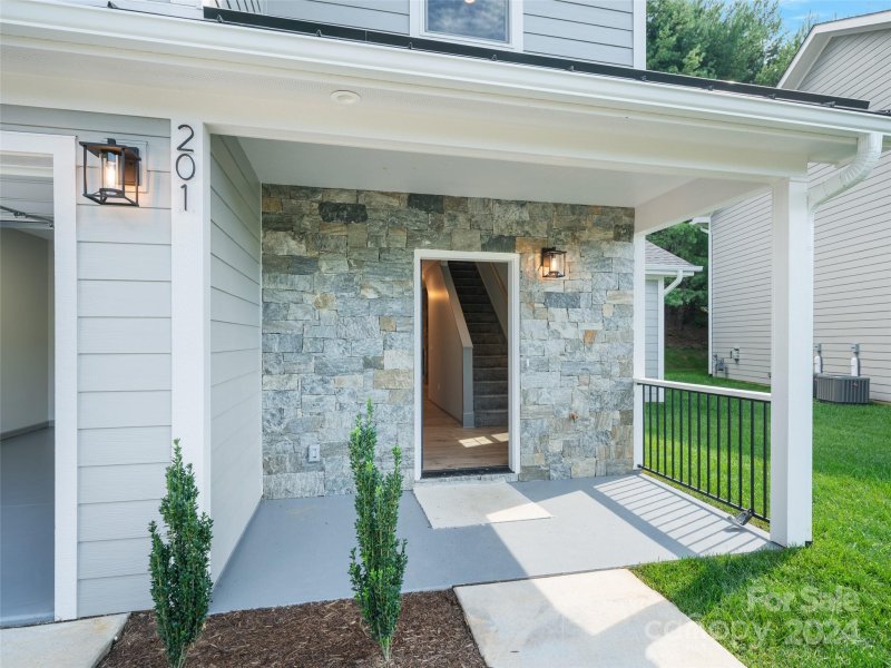 Property image 2 of 200 Red Twig Lane in Dogwood Point, Burnsville, NC 28714