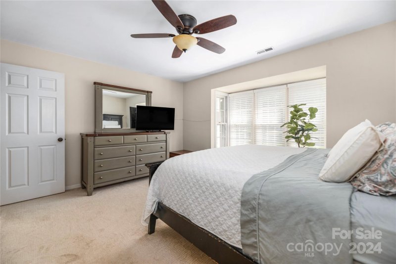 Property image 2 at 768 Marsh Road, Charlotte, NC 28209