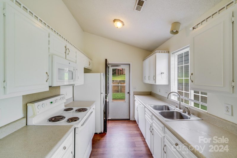 Property image 5 at 8711 Sweet Sage Lane, Charlotte, NC 28227