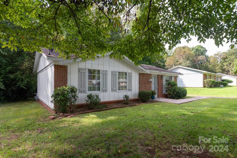 Property image 2 at 1140 Milan Road, Charlotte, NC 28216