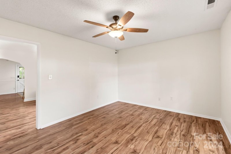 Property image 4 at 1140 Milan Road, Charlotte, NC 28216