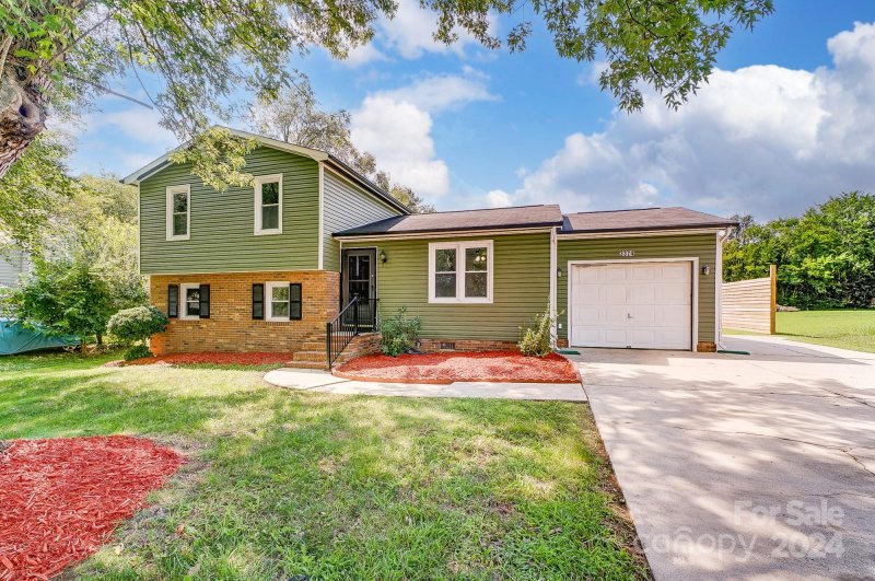 Property image 2 at 3374 Farm Lake Drive, Concord, NC 28027